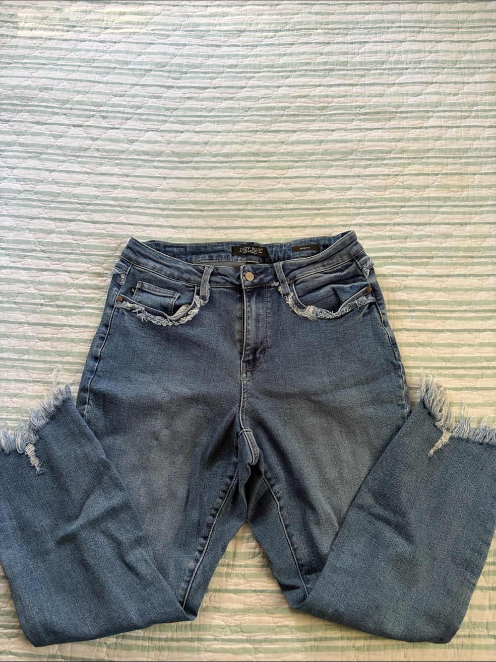 Just Black Frayed Hem Cropped Blue Jeans Slim Fit